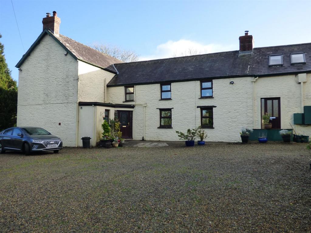 New Mill, St. Clears, Carmarthen 5 bed property with land for sale £