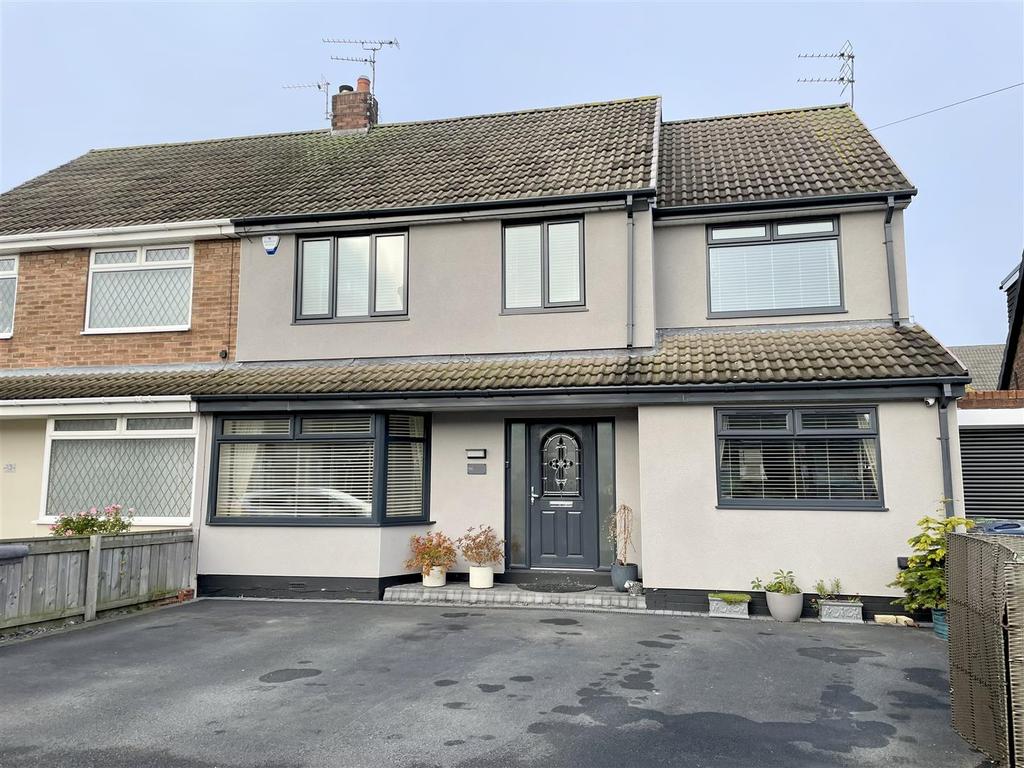Windsor Drive, Cleadon 4 bed semidetached house £360,000
