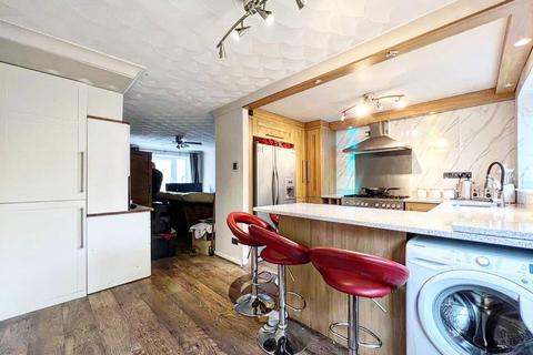 3 bedroom end of terrace house for sale - Sandown Avenue, Crofton, Wakefield