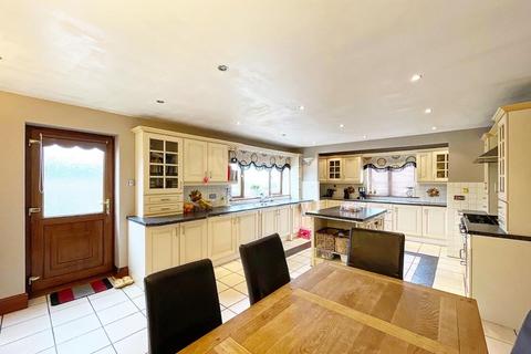 5 bedroom detached house for sale, Cliff Lane, Brierley, Barnsley