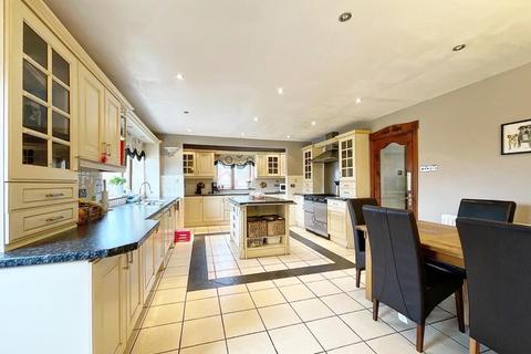 5 bedroom detached house for sale, Cliff Lane, Brierley, Barnsley