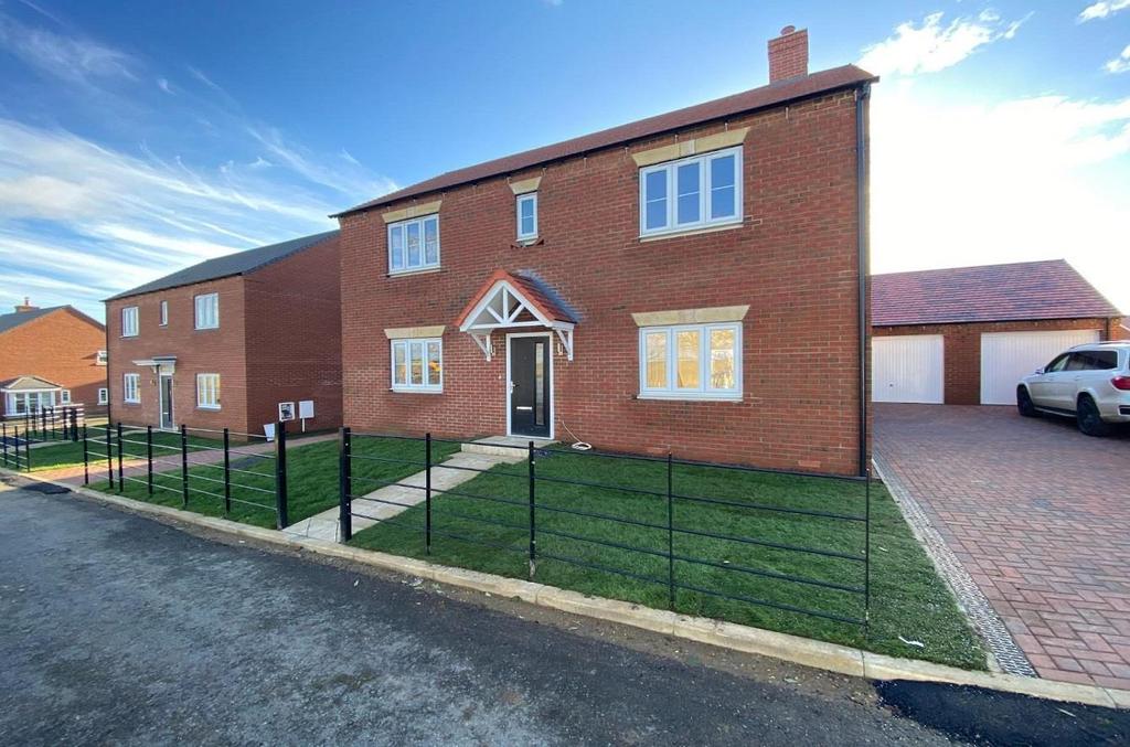 Grand Union Way, Weedon... 4 bed detached house £499,995