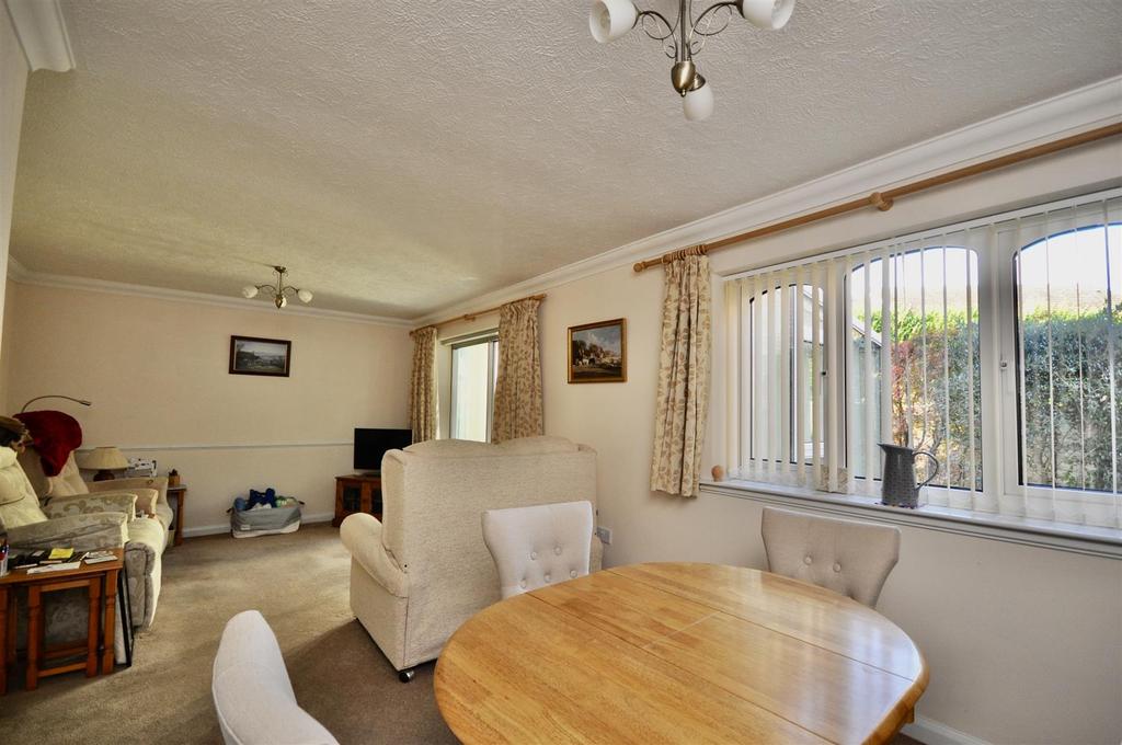 Bilberry Grove 4 bed detached house £350,000