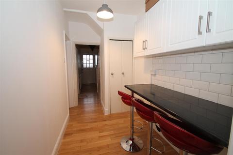 1 bedroom in a house share to rent - The Ridgeway, Acton Town W3