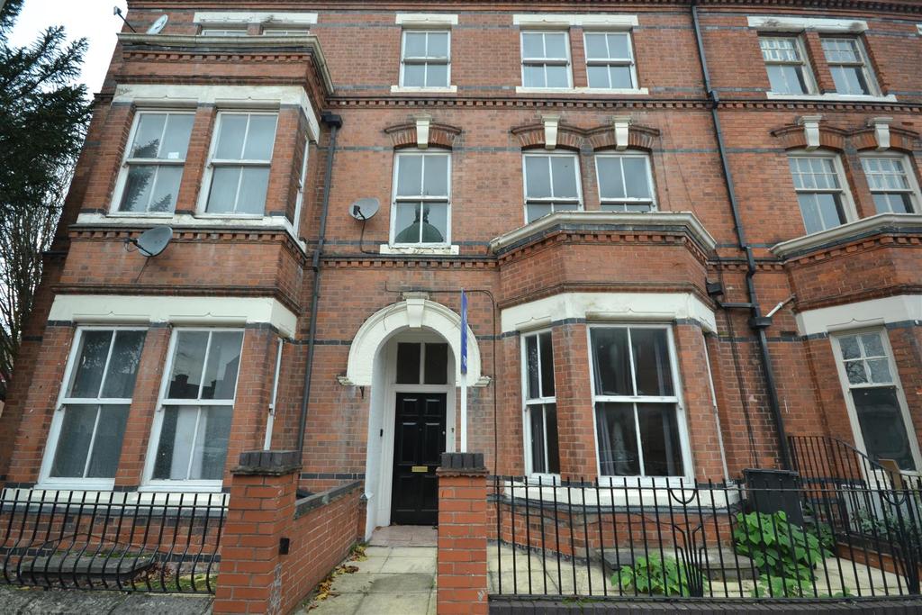 Highfield Street, Leicester 6 bed terraced house for sale £375,000
