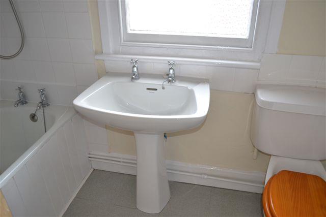 Bathroom suite