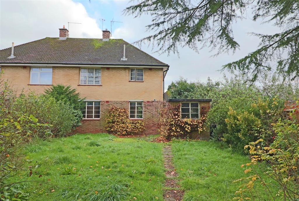 Arbutus Road, Redhill 3 bed semidetached house £450,000