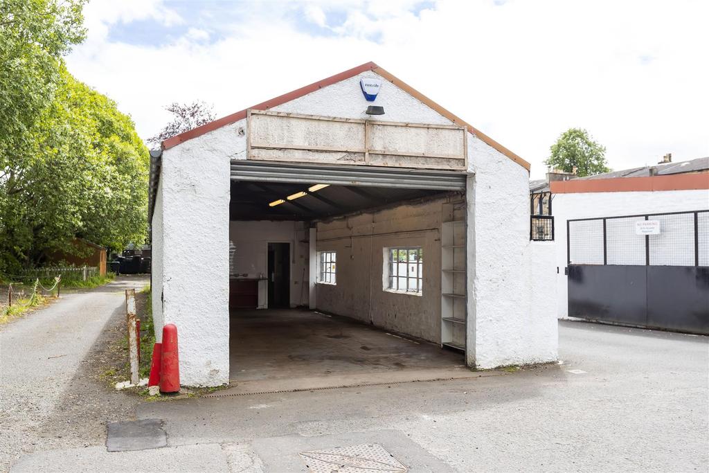 Glenhead Road, Lenzie Restaurant £1,100 pcm (£254 pw)