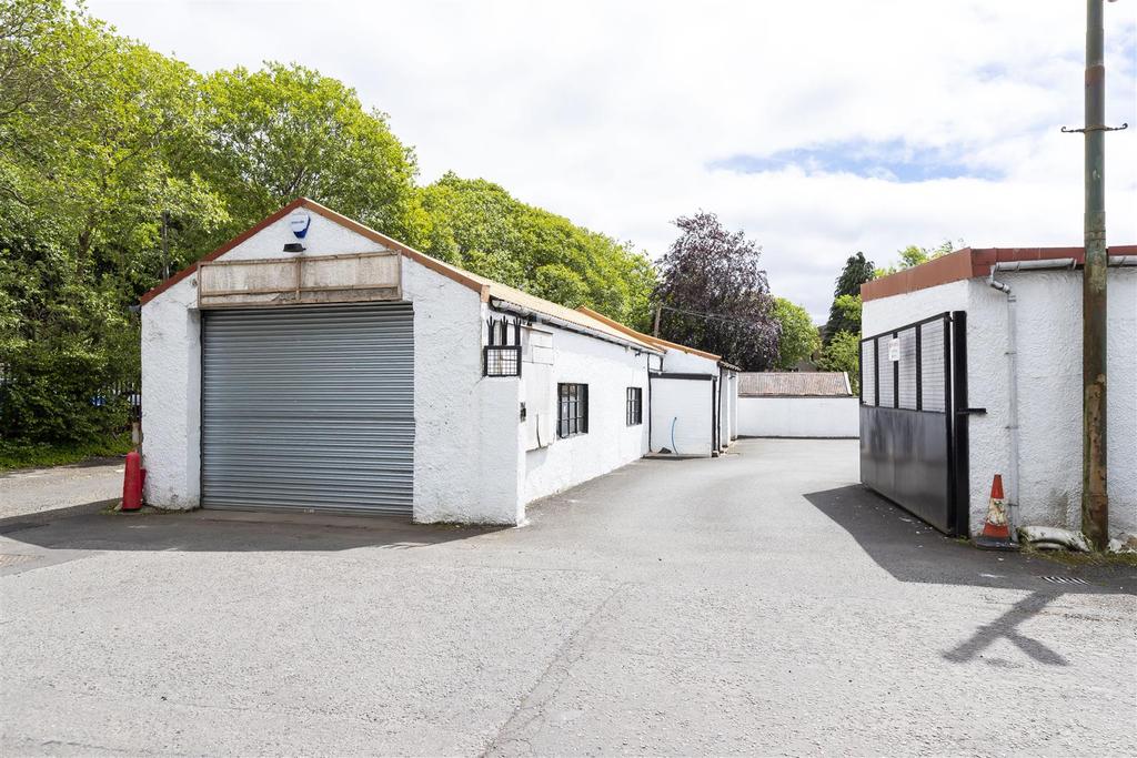 Glenhead Road, Lenzie Restaurant £1,100 pcm (£254 pw)