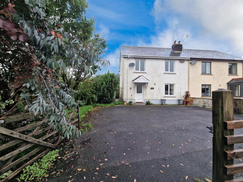 Broadway, Laugharne, Carmarthen 3 bed semidetached house £200,000