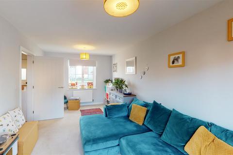 3 bedroom semi-detached house for sale - Larch Way, Red Lodge