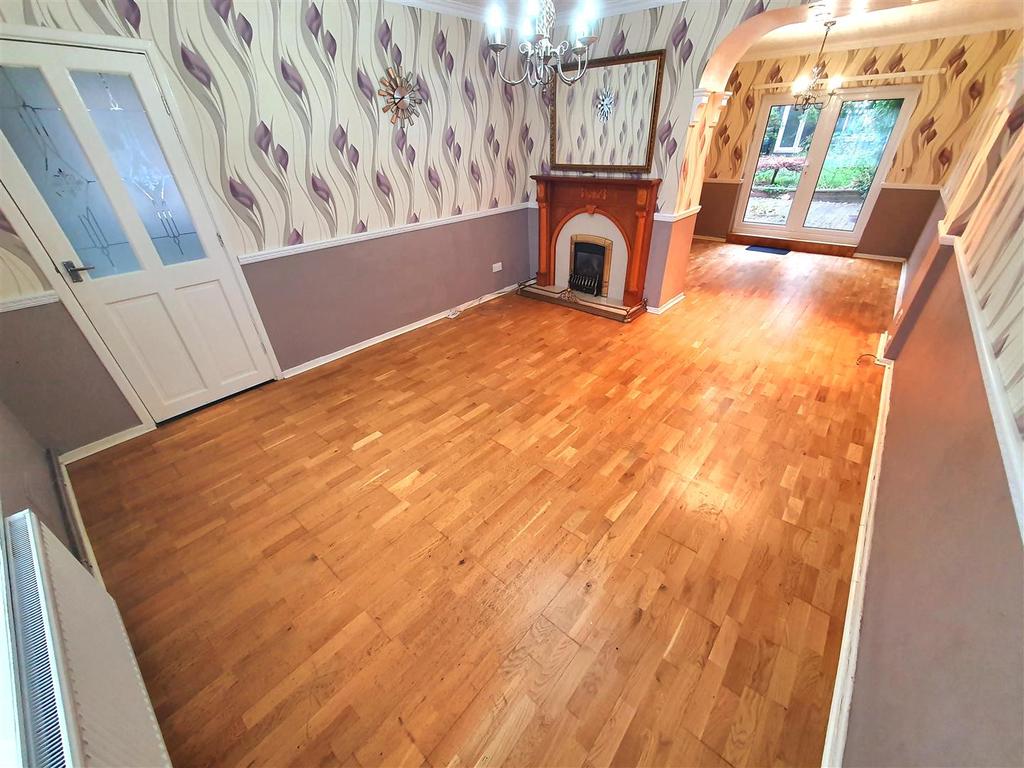Romford Road, Holbrooks, Coventry 3 bed semidetached house £900 pcm
