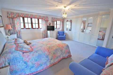 5 bedroom detached house for sale - Lodge Farm Close, Bramhall