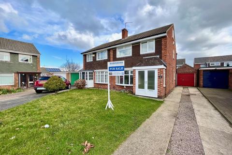 3 bedroom semi-detached house for sale - Princes Square, Thornaby