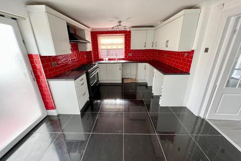 3 bedroom semi-detached house for sale - Princes Square, Thornaby
