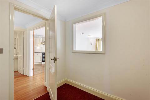 2 bedroom flat for sale - Horsham Road, Bramley, Guildford