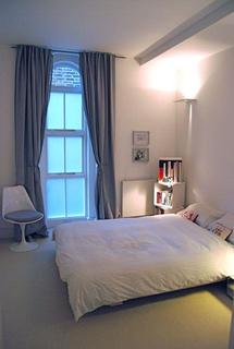2 bedroom apartment to rent - Maple Road, Surbiton