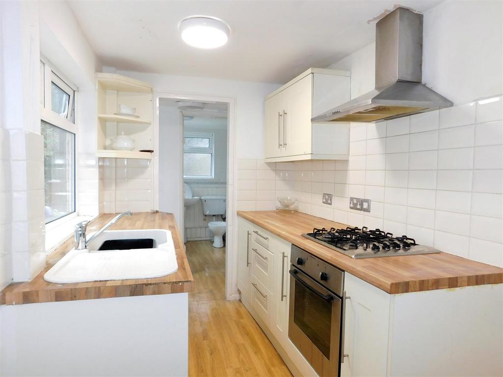 Pickford Lane, Dukinfield 2 bed terraced house £795 pcm (£183 pw)