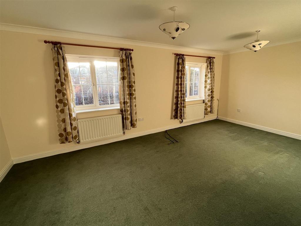 Huntington Court, Lowes Lane, Wellesbourne 4 bed terraced house £