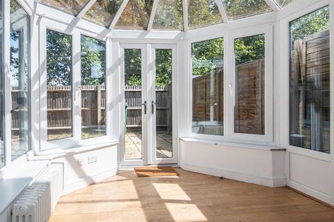 31 Calvards Croft, Greenleys, Milton Keynes, MK12 6AP