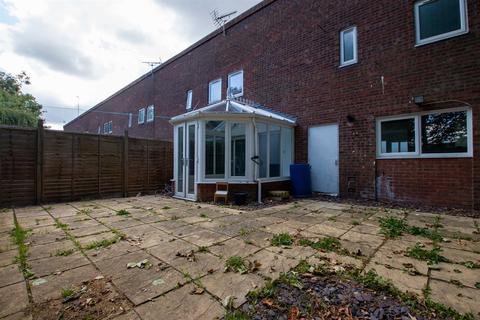 31 Calvards Croft, Greenleys, Milton Keynes, MK12 6AP