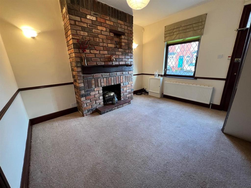 Bridle Road, Stourbridge, DY8 4QE 2 bed terraced house for sale £280,000