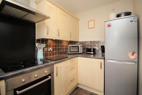 2 bedroom semi-detached house for sale - Moorland Road, Syston