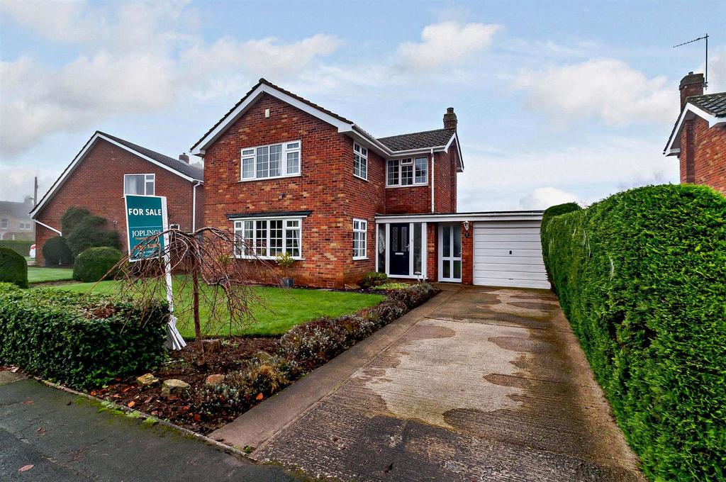 Ripon Way, Carlton Miniott, Thirsk 4 bed house £399,950