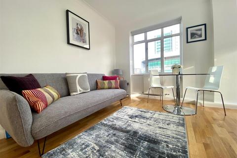 1 bedroom house to rent - Warren Court, Euston Road, London