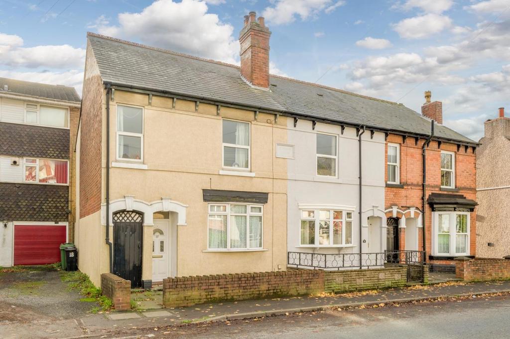 Oakham Road, Dudley 2 bed end of terrace house £175,000