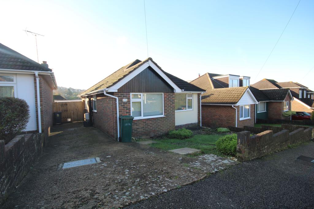 RUSTINGTON ROAD, BRIGHTON 2 bed bungalow £1,500 pcm (£346 pw)