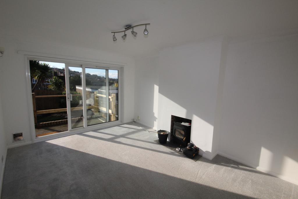 RUSTINGTON ROAD, BRIGHTON 2 bed bungalow £1,500 pcm (£346 pw)