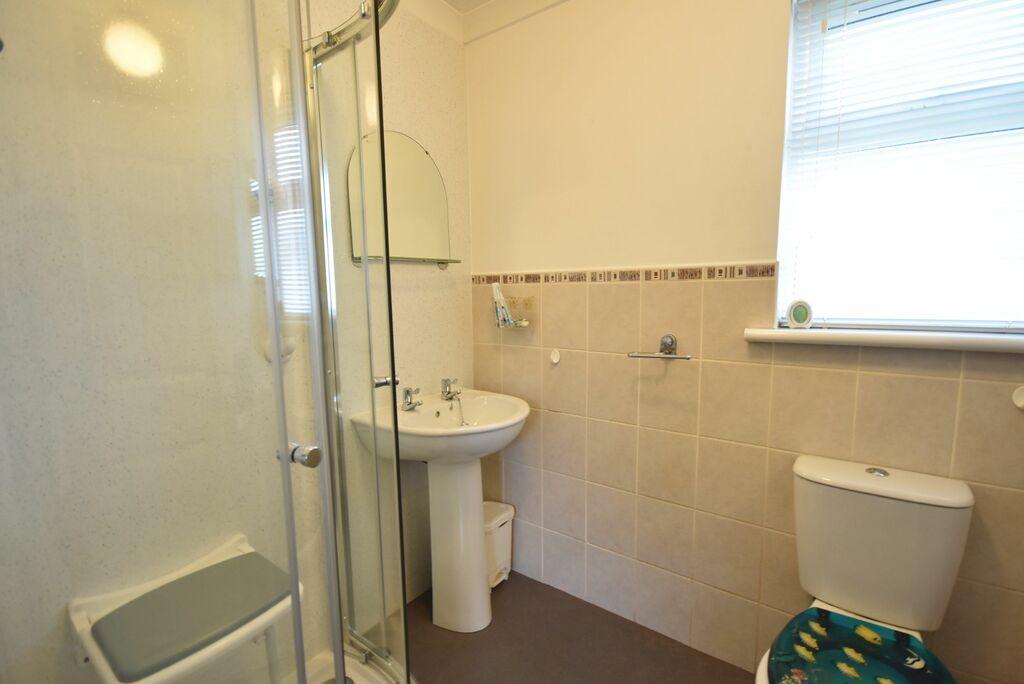 Shower room .JPG
