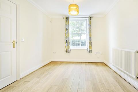 3 bedroom terraced house to rent - Daisy Avenue, Bury St. Edmunds, Suffolk, IP32