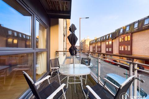 2 bedroom flat to rent - Lochrin Place, Fountainbridge, Edinburgh, EH3