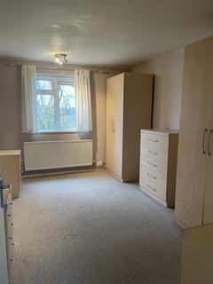 2 bedroom apartment to rent, Highams Hill, Crawley