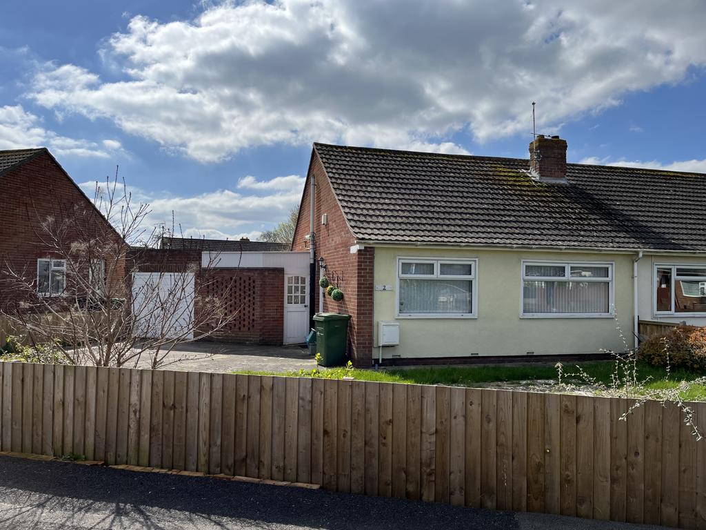 Ashcott Place, BurnhamonSea, TA8 1HN 3 bed bungalow for sale £330,000