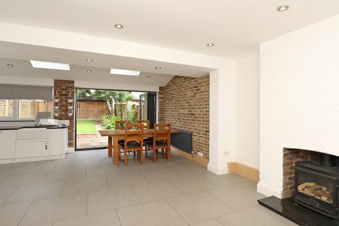 4 bedroom end of terrace house for sale - Wadham Gardens, Greenford, UB6