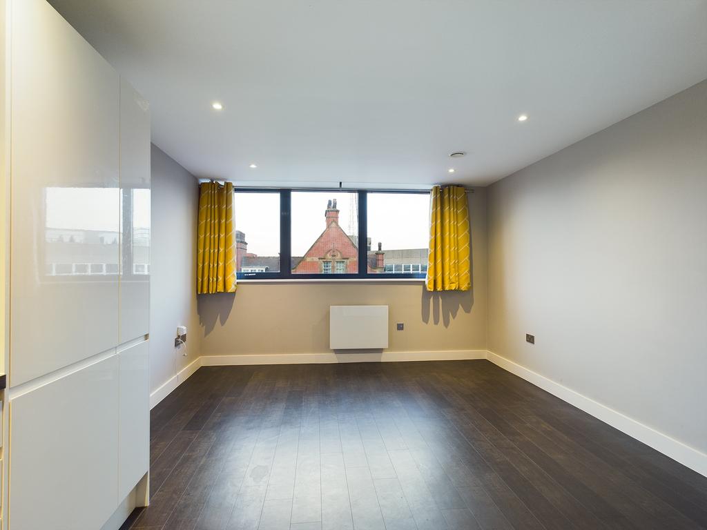 Apartment in Sheffield, South Yorkshire - View 5
