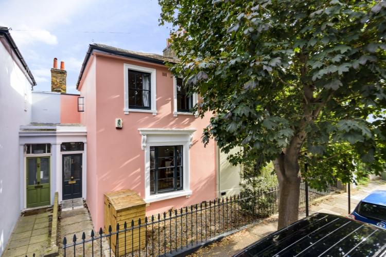 Southwell Road London SE5 4 bed house £3,975 pcm (£917 pw)