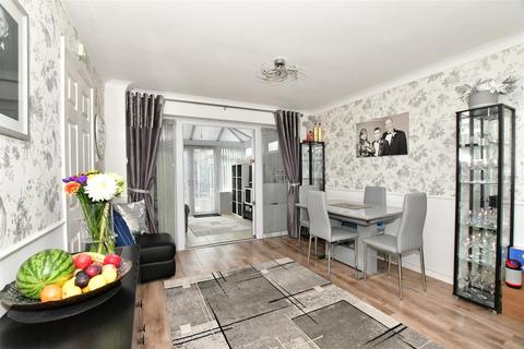 64 Tangmere Crescent, Hornchurch, RM12 5PX