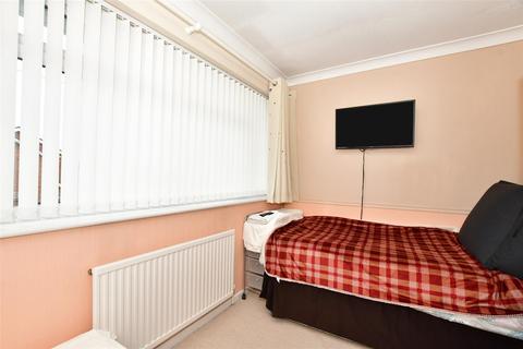 64 Tangmere Crescent, Hornchurch, RM12 5PX