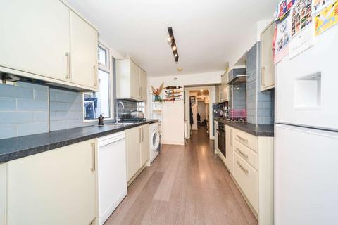 2 bedroom flat to rent, Copleston Road, East Dulwich, London