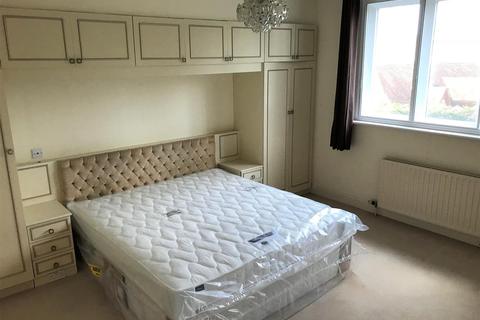 3 bedroom apartment to rent - The Prescotts, Old Rectory Lane, Denham
