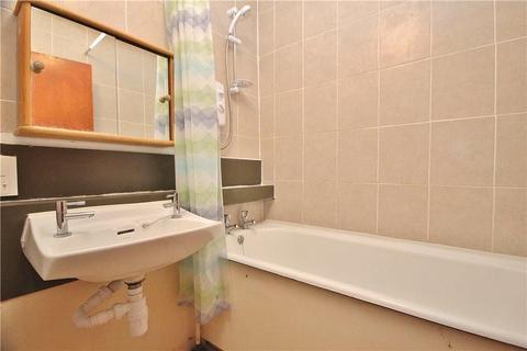 2 bedroom flat for sale - Isobel House, Staines Road West, Sunbury, TW16 7BD