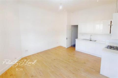 2 bedroom flat to rent - London Road, Plaistow, E13
