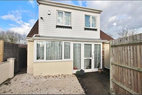1 bedroom detached house to rent - Roberts Close, Stanwell, Staines-upon-Thames, TW19