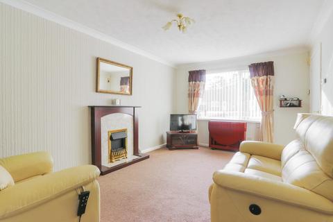 2 bedroom semi-detached bungalow for sale - Sutton Court, Howdale Road, Hull, HU8 9PW