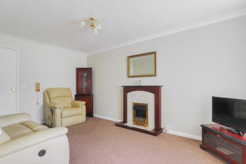 2 bedroom semi-detached bungalow for sale - Sutton Court, Howdale Road, Hull, HU8 9PW