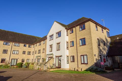 2 bedroom apartment for sale, Barclay Court, Trafalgar Road, Cirencester, Gloucestershire, GL7